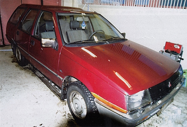 Ryöstössä käytetty auto.jpg