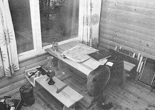 Mökin pöydällä oli sanomalehti, johon tekijä oli kirjoittanut muistiinpanojaan. Ne olivat tärkeät todistuskappaleet..jpg