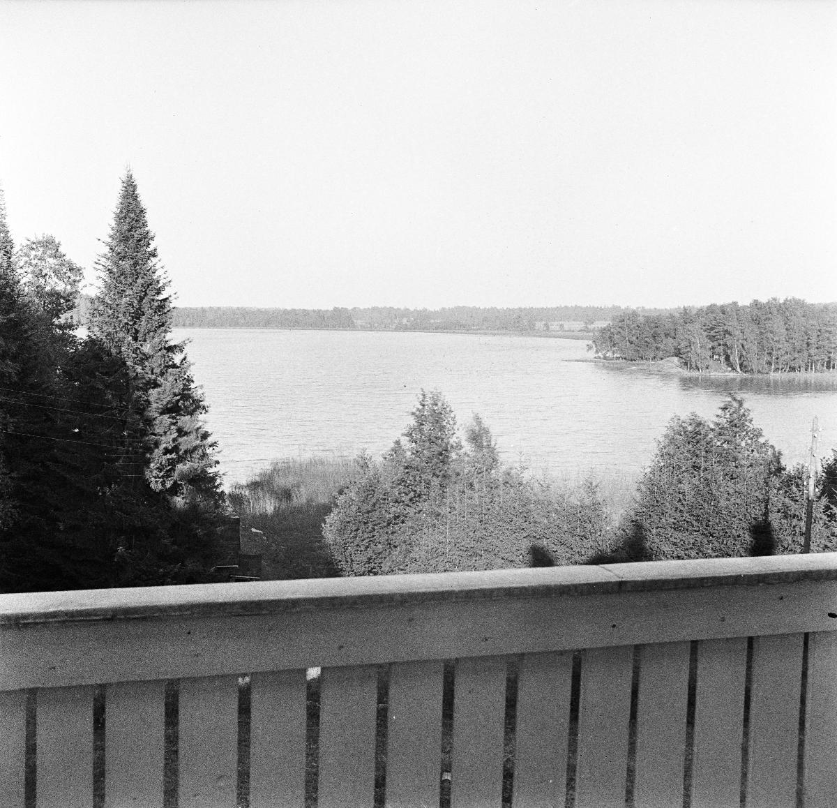 Näkymä järvelle Oittaan kartanon parvekkeelta 1937.jpg