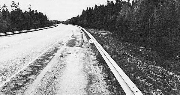 Pyöräilemässä ollut pariskunta löysi Jannen ruumiin Tampereen valtatien varresta noin kilometrin päässä Liedon aseman risteyksestä Tampereen suuntaan.jpg