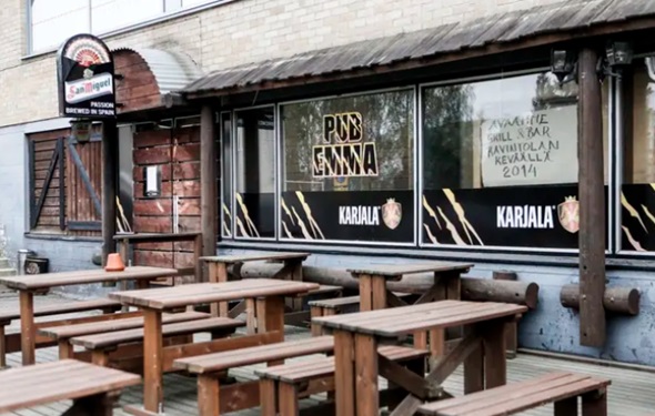 Pub Emmassa Nokialla tapahtui harvinainen henkirikos uudenvuoden yönä, vuoden 2013 puolella. Ravintola kuvattiin keväällä 2014. Kuva: Marko Sorsa / Sanoman arkisto.