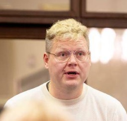 Riku Pirinen on syksyn aikana eronnut Kotkan kaupunginvaltuustosta ja useista muista luottamustehtävistä. Arkistokuva. ELLA KARTTUNEN