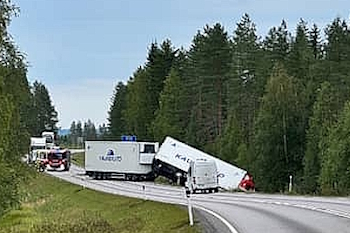 Reippaina käymme rekkain alle...jpg