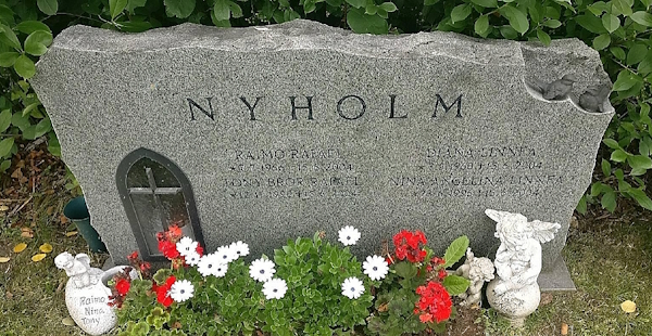 Perhe Nyholm.jpg