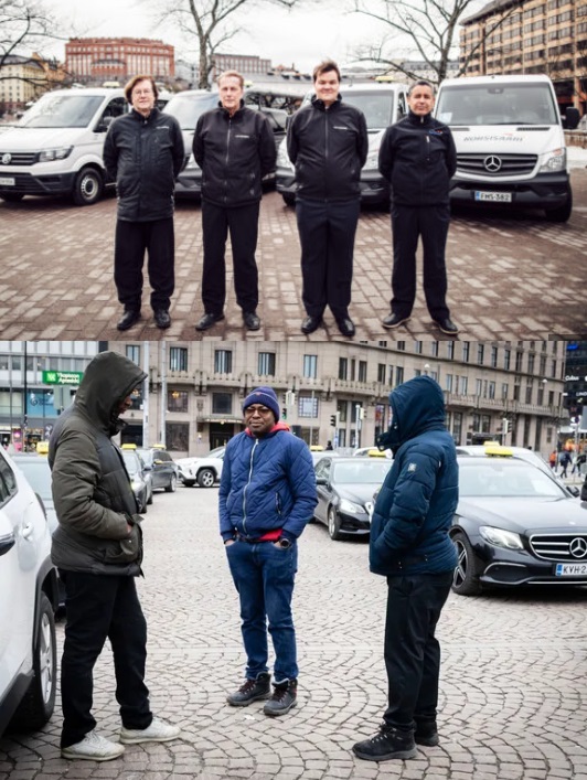 Pukeutumisen perusteella alemman kuvan henkilöistä kun ei tiedä keitä he ovat... Kuulemma taksinkuljettajia. Ylemmässä kuvassa asian hahmottaa heti.