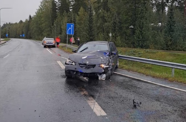 Syytetyn auto turman jälkeen. Kuva: Poliisi