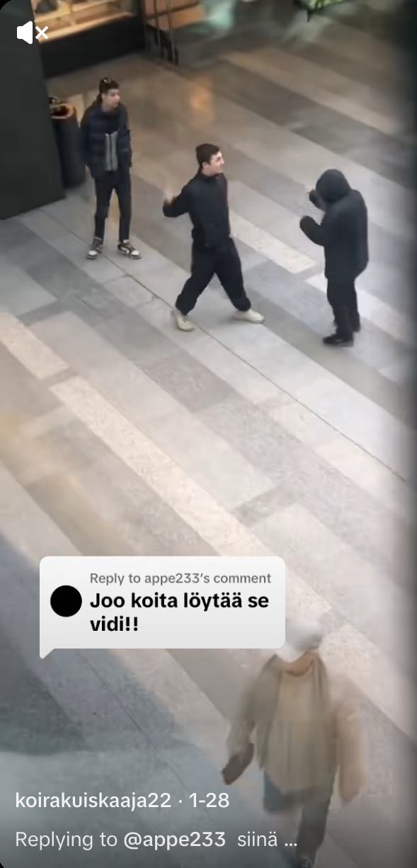 Kulmahousut_naisen_kimpussa.jpg