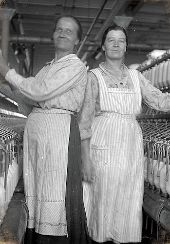 Anna Purra kuvassa oikealla.jpg