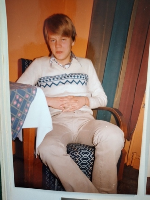 Jari Huuki vuonna 1978. Jari oli suomen vaarallisimman naisvangin poika..jpg