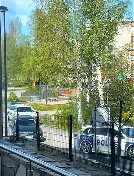 Vähäjärven koululla.jpg