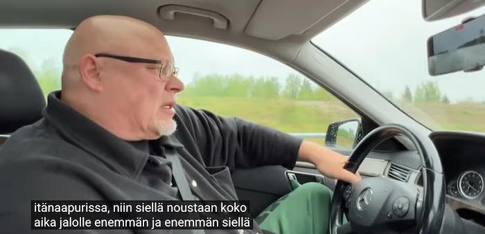 EX_VKK_Ano_jaloille.jpg