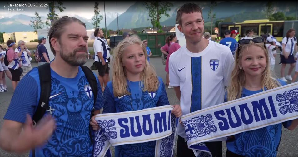 Olavi Uusivirta, Joonas Saartamo ja lapset.jpg