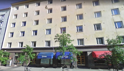 Vaasankatu 15. Tässä talossa Penttilä murhasi 52-vuotiaan naisen. Kuva googlemaps vuodelta 2009. Kuvassa näkyvä tunnistamaton henkilö ei liity tähän yksittäistapaukseen.