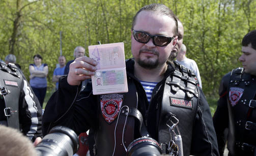 Passissa näkyy peruttu Schengen viisumi.jpg