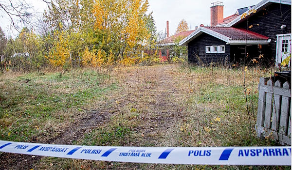 Keskusrikospoliisi on tehnyt tutkimuksia tyhjillään olevan liikekiinteistön alueella Paavolassa.jpg