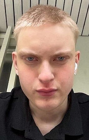 Turpeisen lähettämä Snapchat kuva Amanda Korhoselle klo 5.04. Turpeinen Karpalokujalla.jpg