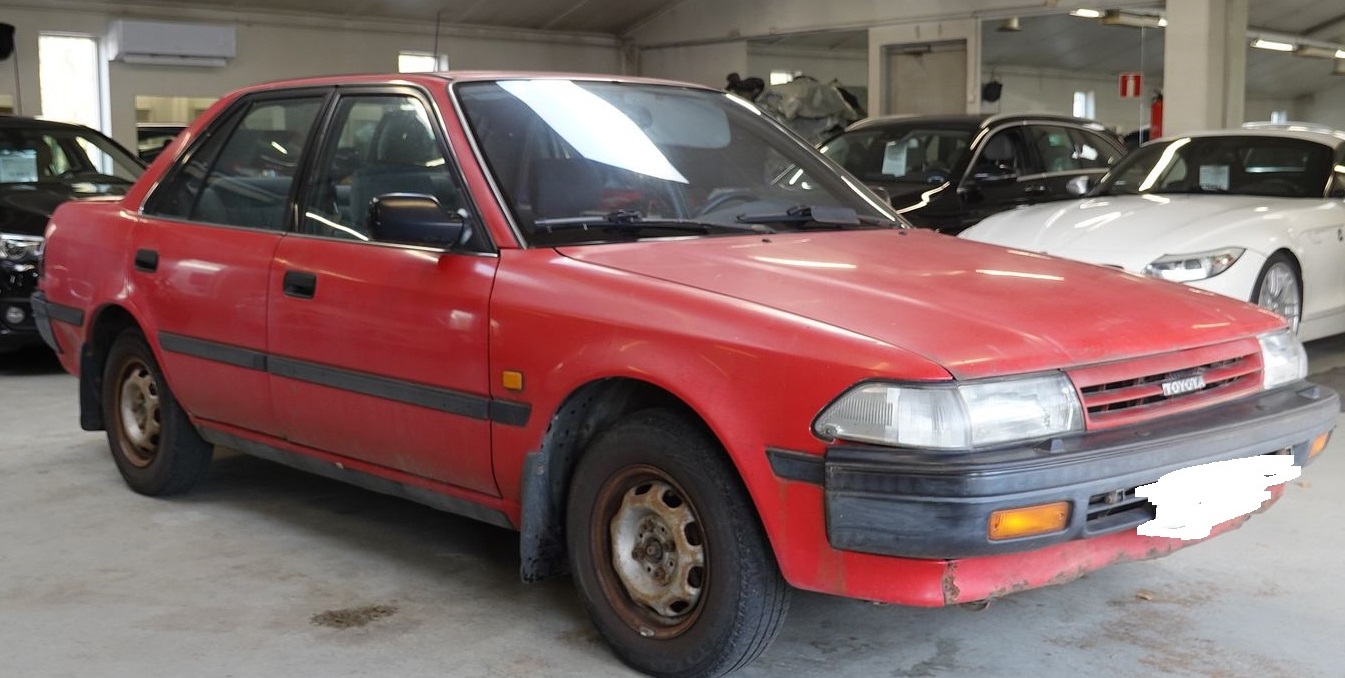 1989 toyota Carina.jpg