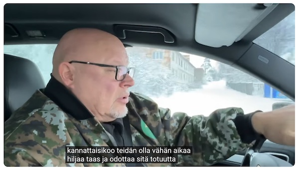 VKK_Ano_kehottaa_ole_hiljaa.jpg