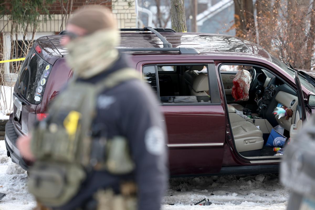 deployed-airbag-blood-stains-seen-118449281_770e70.jpg