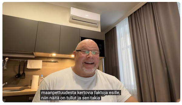 VKK_Ano_nauraa_maanpetturuudelle.jpg