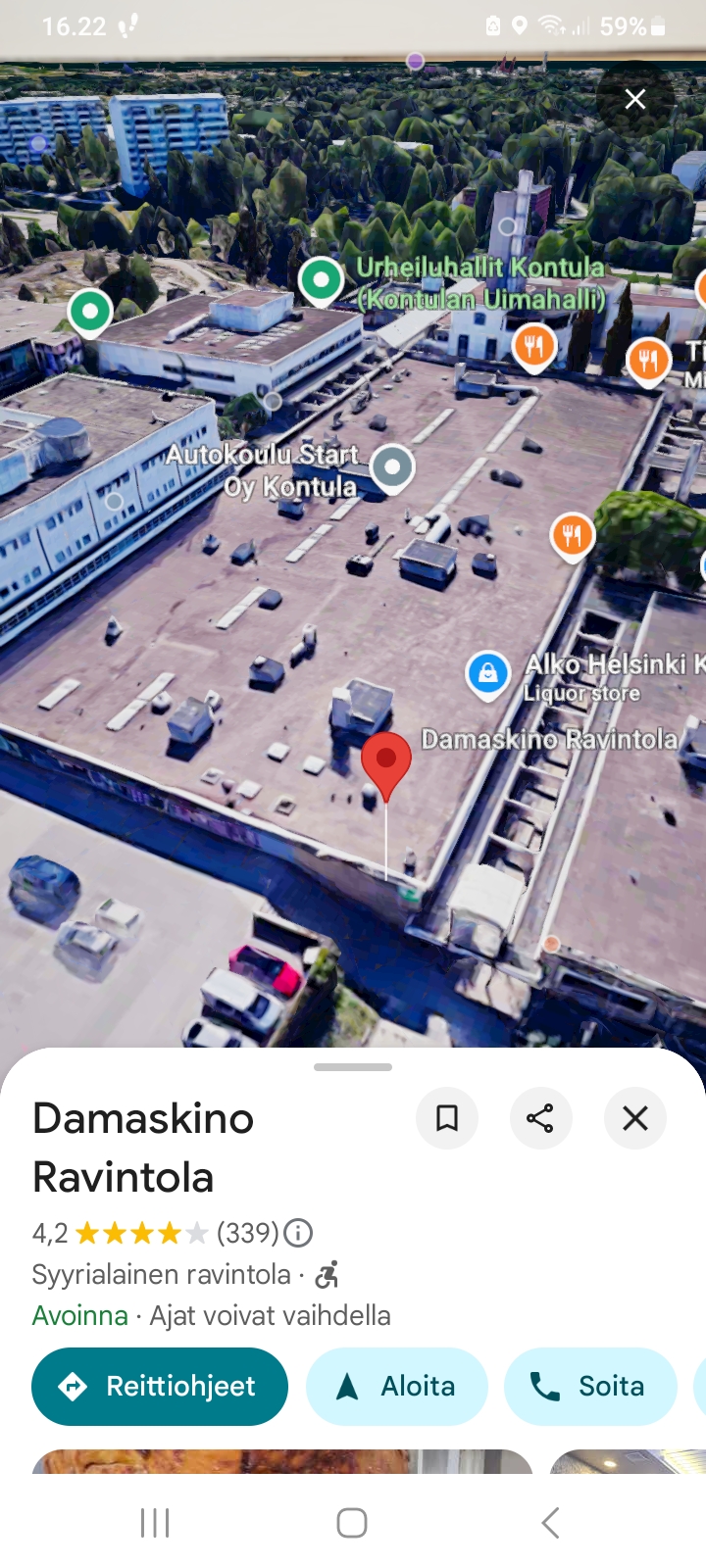 Vasemmalla alhaalla tämä pahiten kärsinyt ravintola, sen vieressä apteekki joka oli myöskin pahasti palanut.