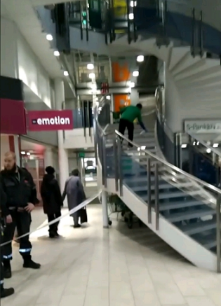Tapahtumapaikkaa putsattiin verestä.png
