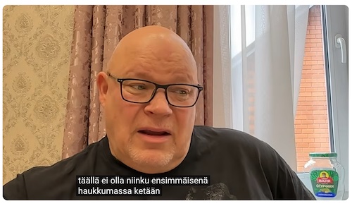 VKK_Ano_kehuu_Venäjää.jpg