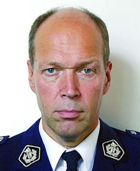 Tältä näyttää sittemmin kameralle pahasti allergisoitunut lestapoliisi Sauli Kuha.jpg