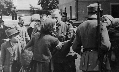 Natsit erottivat lapsia vanhemmistaan elokuussa 1942.jpg