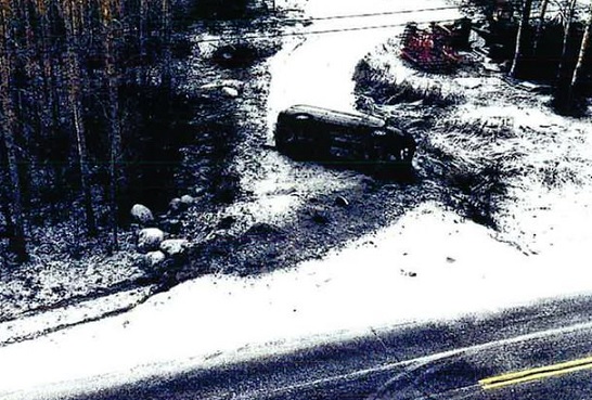 Mies ajoi surman jälkeen autolla Ylitorniolle ja rysäytti ojaan. POLIISI
