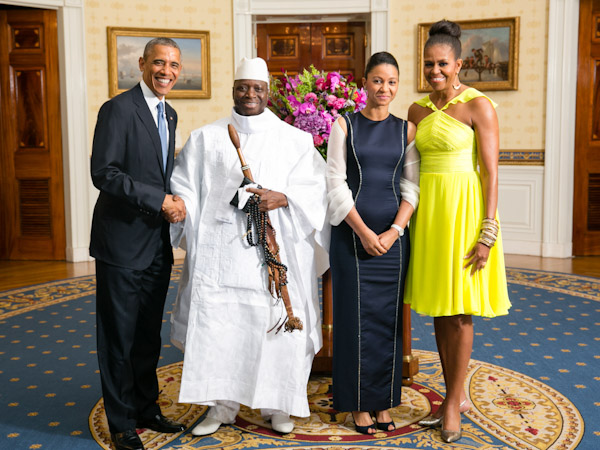 Gambian ex-presidentti Yahya Jammeh ja vaimonsa Zeinab Suma Jammeh vierailivat ystäviensä luona Valkoisessa talossa  elokuussa 2014.jpg