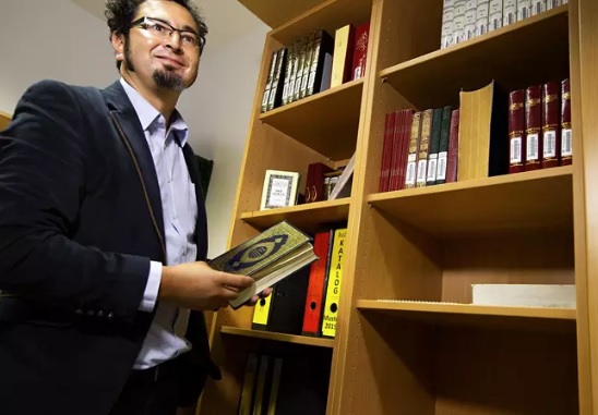 Islamasiantuntoja Mustafa Doymuș neuvoo saksalaisvankiloita islamiin ja muslimivankeihin liittyvissä kysymyksissä. (KUVA: CHRISTIAN T. JØRGENSEN)