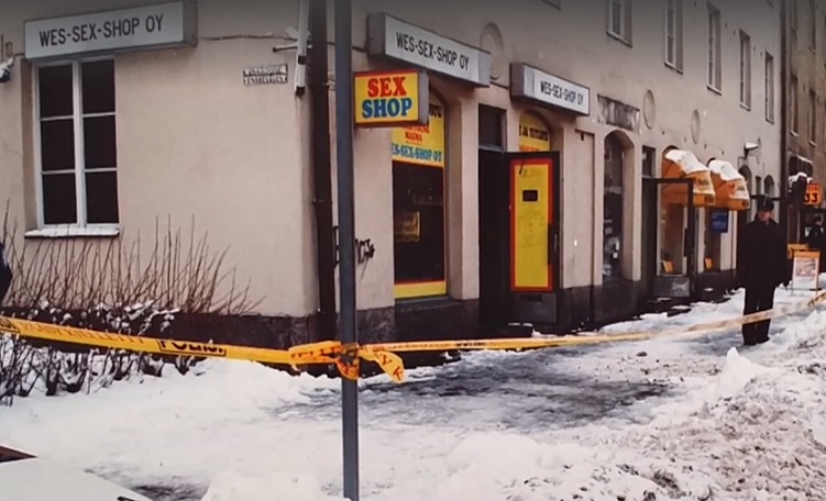 Sturenkadun ja Inarinkadun kulmaus 24. tammikuuta 1994. Kuvakaappaus videolta.
