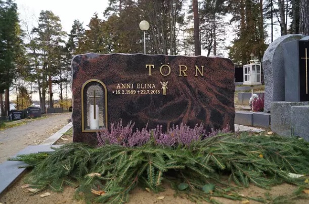 Anni Törn sai viimeisen leposijansa Savonlinnan Talvisalon hautausmaalta sankarihautojen lähistöltä. (KUVA: LAUNO PÄIVÄTIE)