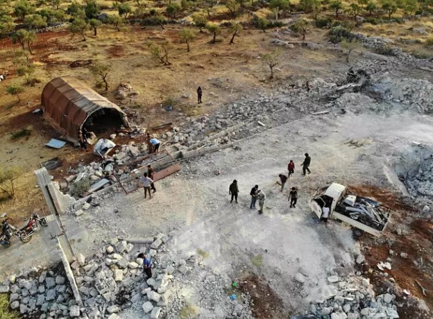 Rakennukset, joihin Abu Bakr al-Baghdadi oli majoittunut, pommitettiin maan tasalle. (KUVA: OMAR HAJ KADOUR/AFP/LEHTIKUVA)