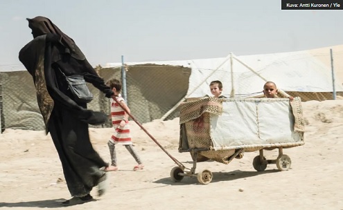Syyrian Al-Holin leirille on eristetty noin 11 000 ulkomaalaista, jotka on tuotu Isisin hallitsemilta alueilta.Antti Kuronen / Yle