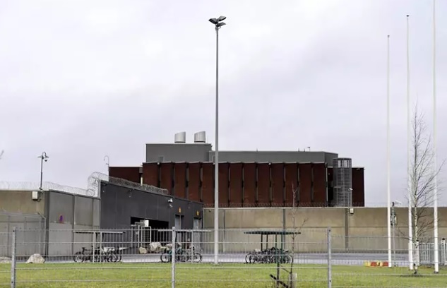 Oikeutta käydään turvallisuus- ja tilasyistä Turun vankilassa. Kuva: Vesa Moilanen